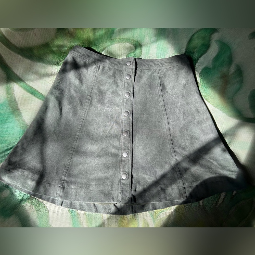 Abercrombie & Fitch faux suede snap mini skirt - Picture 4 of 5